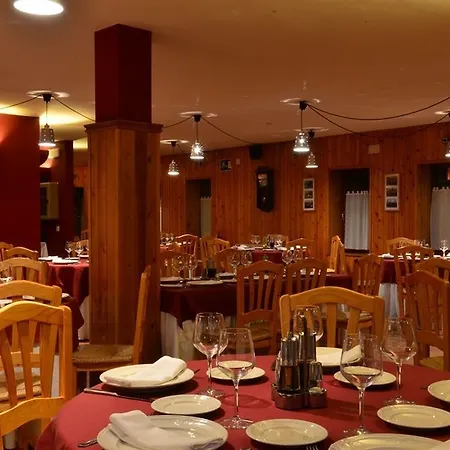Vilagaros فندق Garós