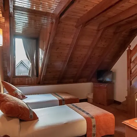 Hotel Vilagaros Garós
